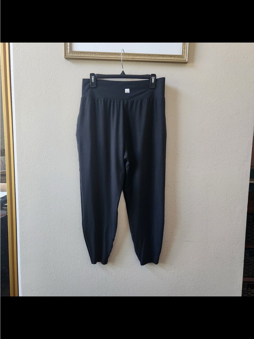 Vuori Lux At Ease pants in black size L